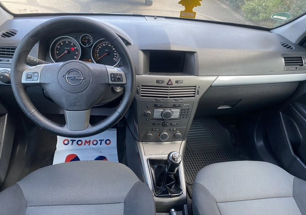 Opel Astra cena 8999 przebieg: 193000, rok produkcji 2006 z Łobżenica małe 67